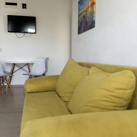 Neo 11 Apartment *
